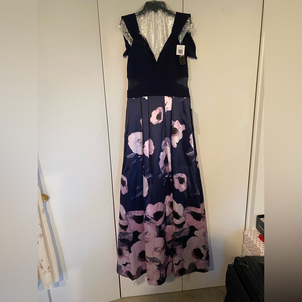 XSCAPE Off-The-Shoulder Floral-Print Floor Length Gown Size 4 Color Navy Floral - Picture 4 of 14